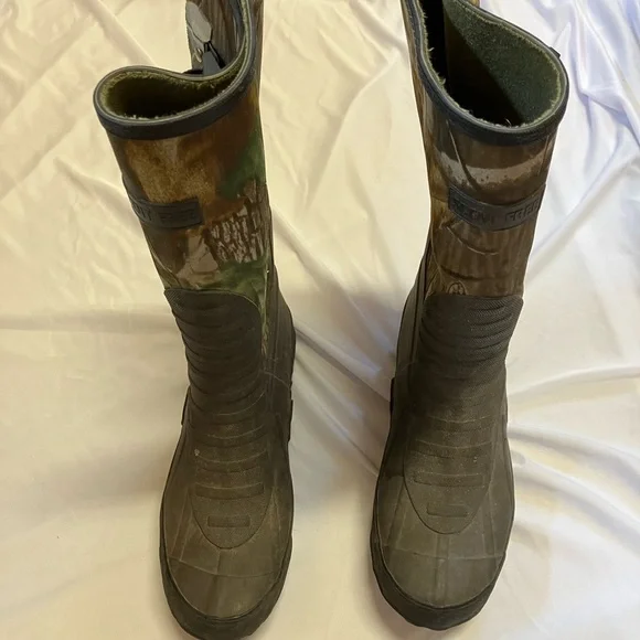 Sturdy Camo Steel Shank Boots - Picture 1 of 11